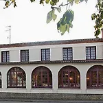 Hotel Du Cheval Blanc 3*