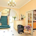 Du Cheval Blanc 3*