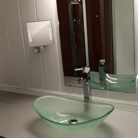 Du Cheval Blanc Hotel 3*