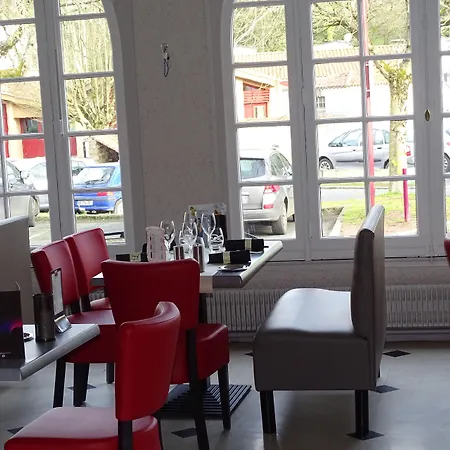 Du Cheval Blanc 3* Cerizay