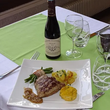 Du Cheval Blanc Hotel Cerizay
