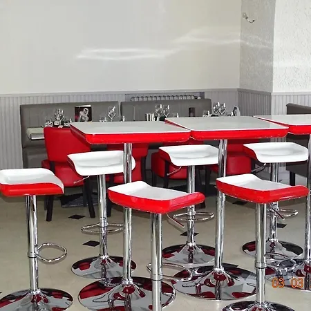 Du Cheval Blanc Hotel 3*