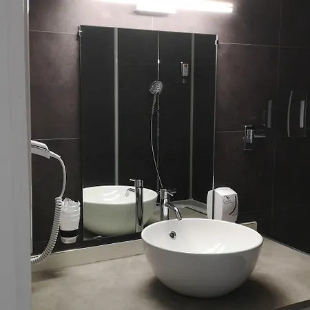 Du Cheval Blanc Hotel 3*