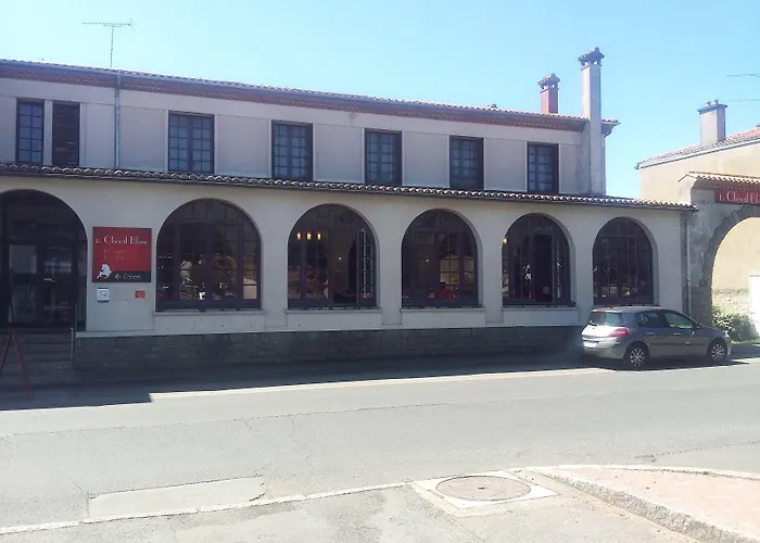 Du Cheval Blanc Hotel Cerizay